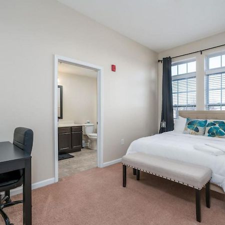 Private Bedroom Downtown Indy - Shared インディアナポリス エクステリア 写真