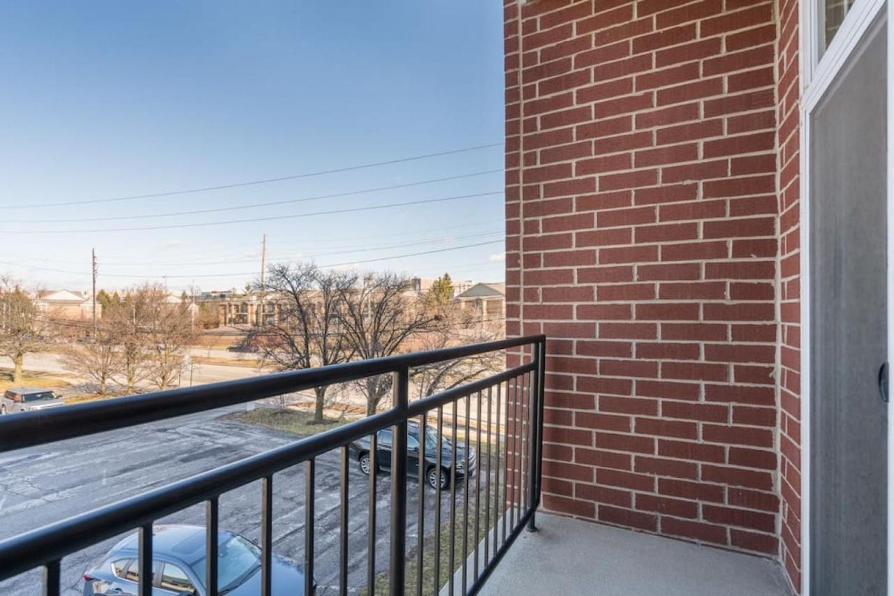 Private Bedroom Downtown Indy - Shared インディアナポリス エクステリア 写真